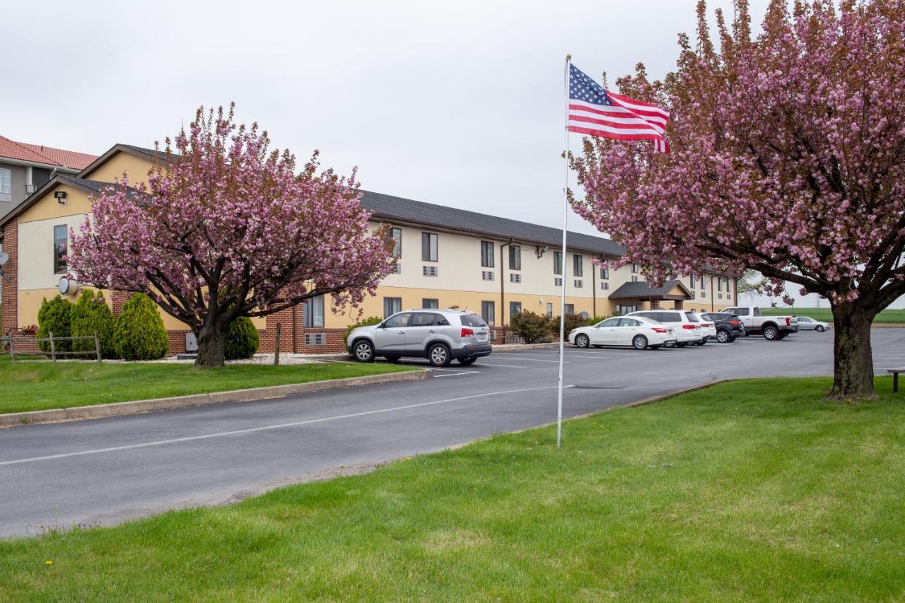 Eastbrook Inn Ronks Bagian luar foto