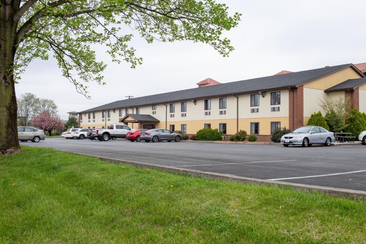 Eastbrook Inn Ronks Bagian luar foto