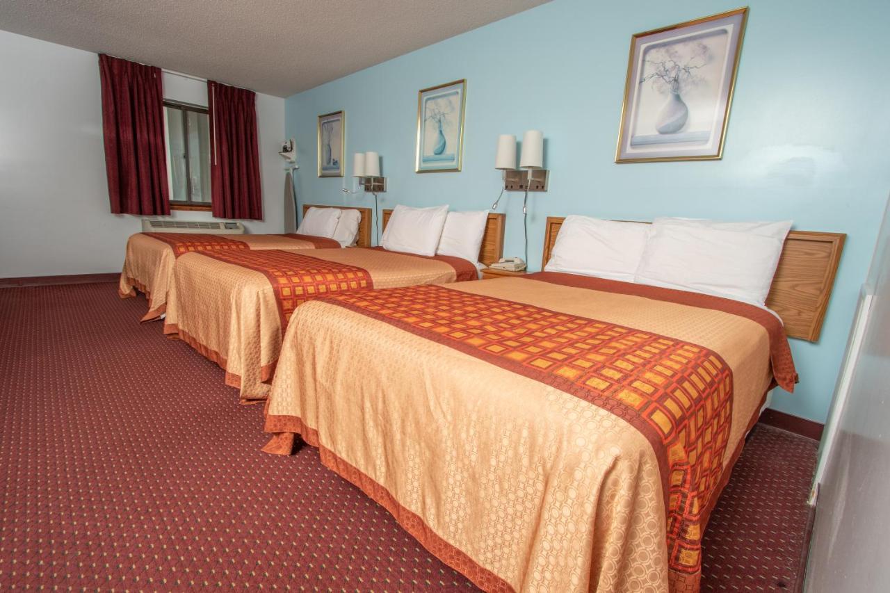 Eastbrook Inn Ronks Bagian luar foto