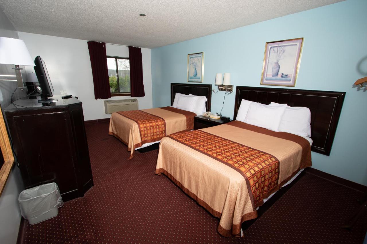 Eastbrook Inn Ronks Bagian luar foto