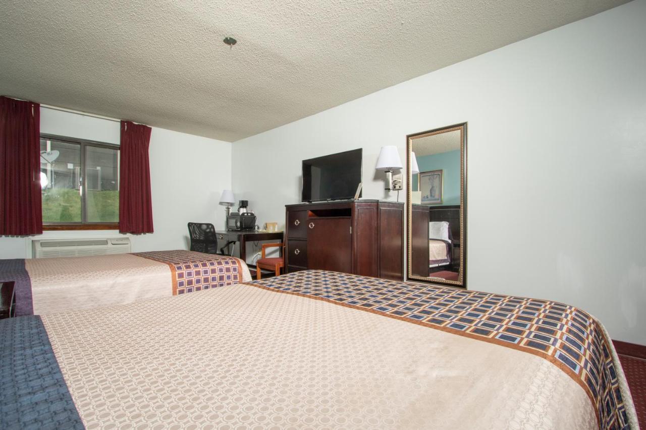 Eastbrook Inn Ronks Bagian luar foto