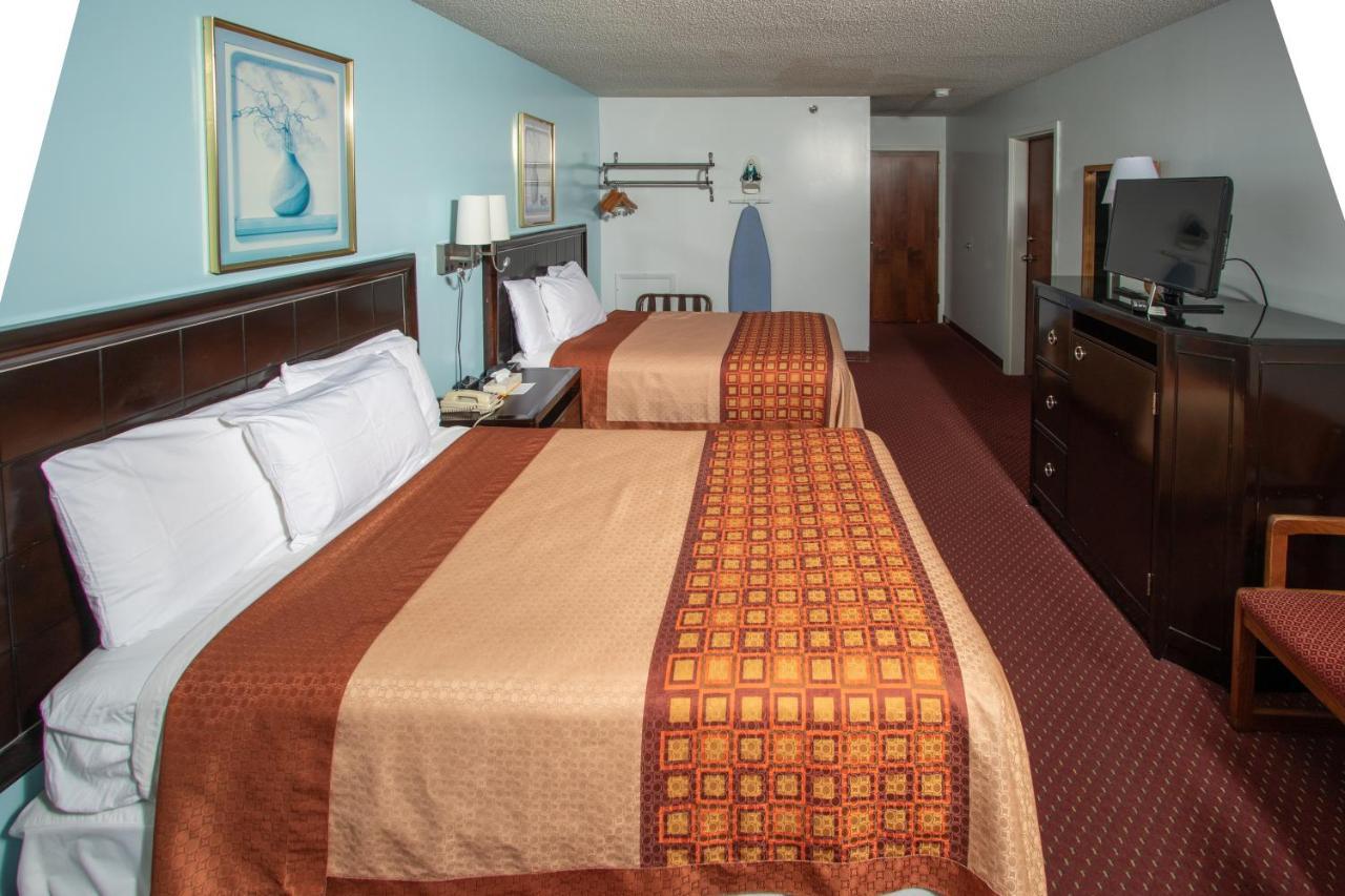 Eastbrook Inn Ronks Bagian luar foto