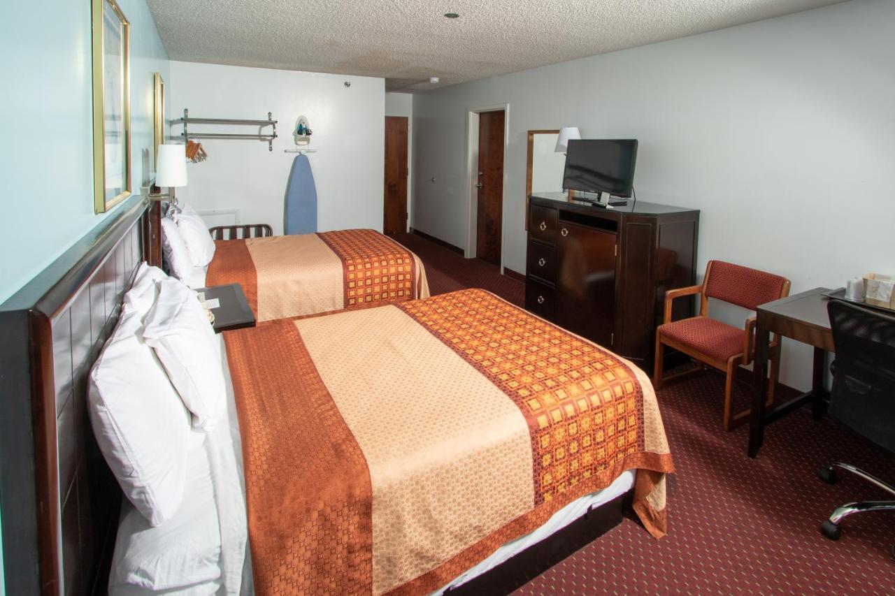Eastbrook Inn Ronks Bagian luar foto