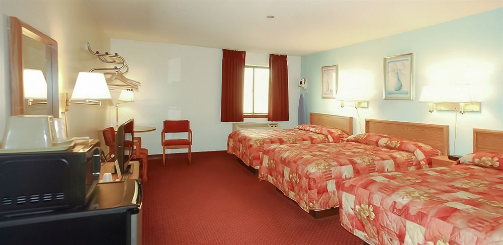 Eastbrook Inn Ronks Bagian luar foto